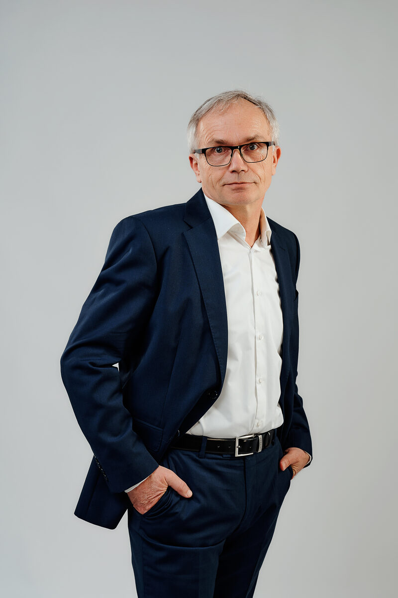 Stefan Podedworny — badacz decyzji i ekspert ds. behawioralnego ryzyka AI